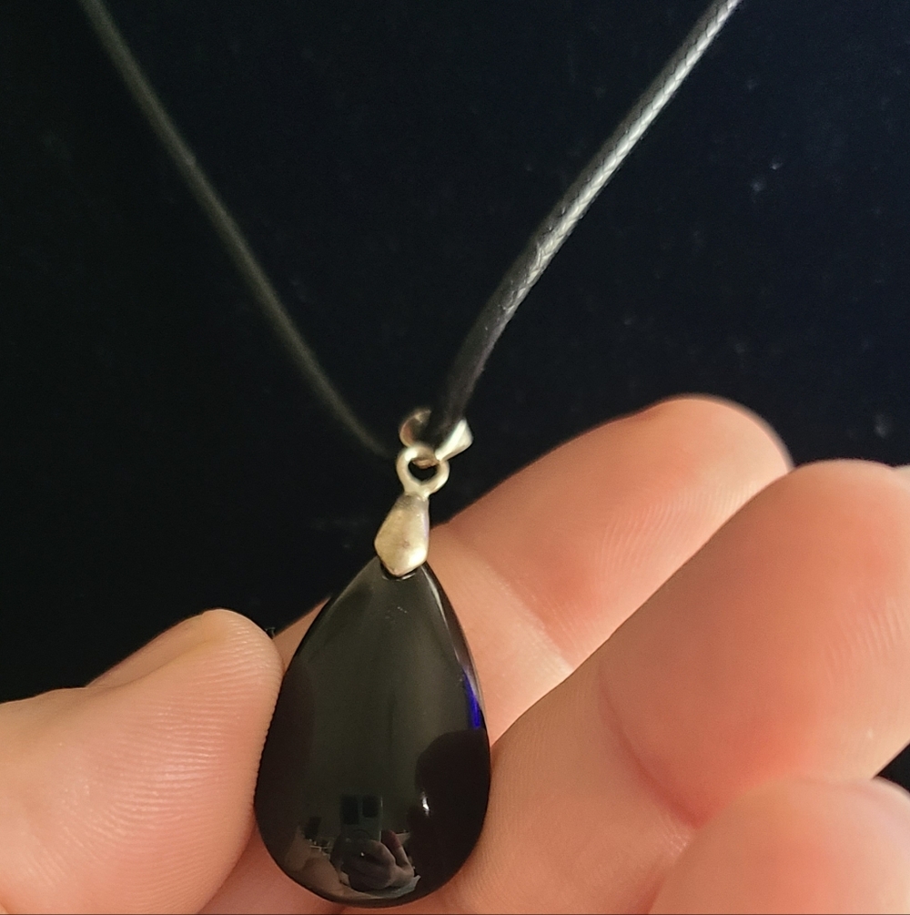 Black Agate Teardrop Pendant Necklace - Picture 4 of 4